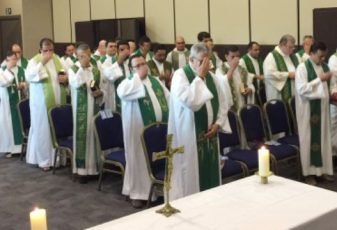 Presbíteros da Diocese participam de Encontro de Formação