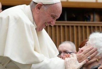 Francisco e o papel das mulheres na Igreja