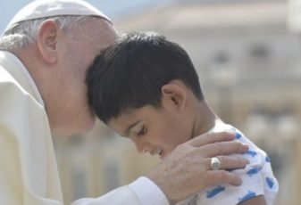 Papa: o mundo tem necessidade de cristãos com coração de filhos