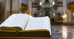 Por que os anos litúrgicos são divididos em A, B e C?