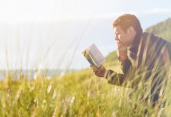 10 versículos bíblicos para meditar ao levantar-nos