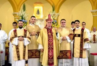 Dom Vicente ordena quatro novos diáconos transitórios para a Diocese