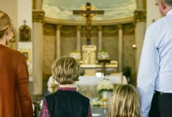 Boas maneiras que você deve adotar na Missa